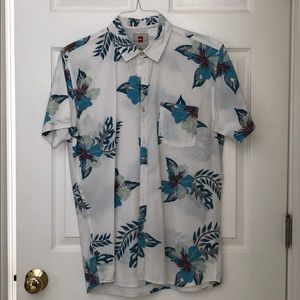 Quiksilver Men’s short sleeve button-up shirt
